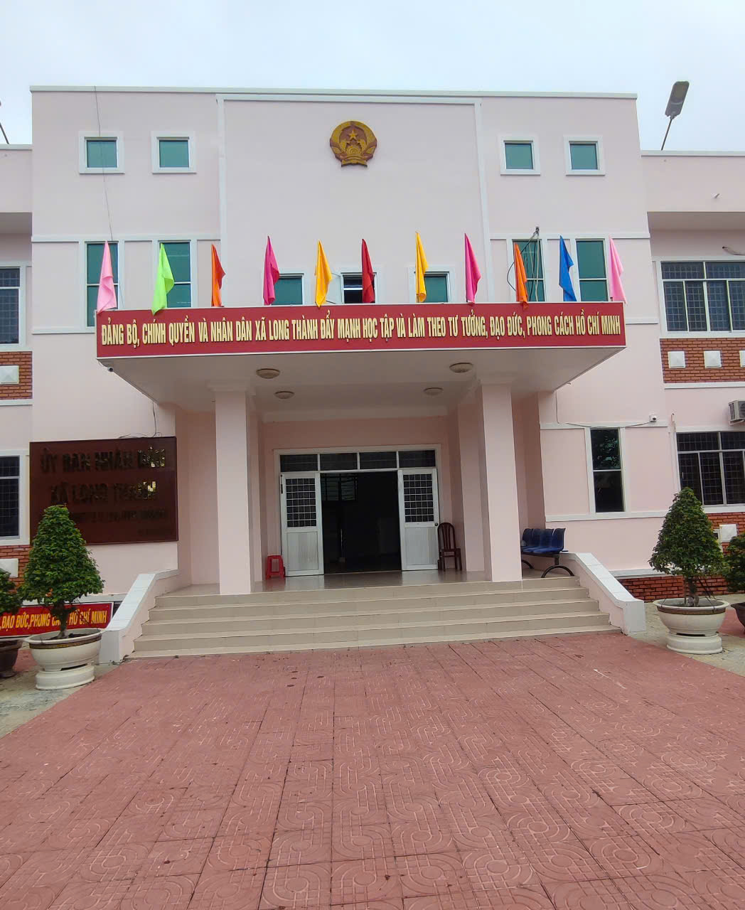 Công khai số điện thoại đường dây nóng và hộp thư điện tử 